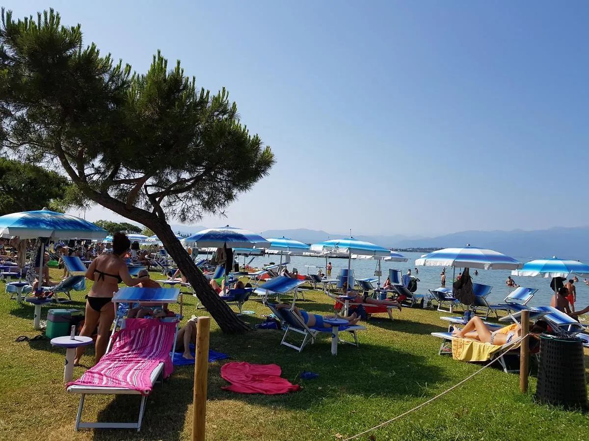 I Girasoli Σιρμιόνε 0*,  Ιταλία