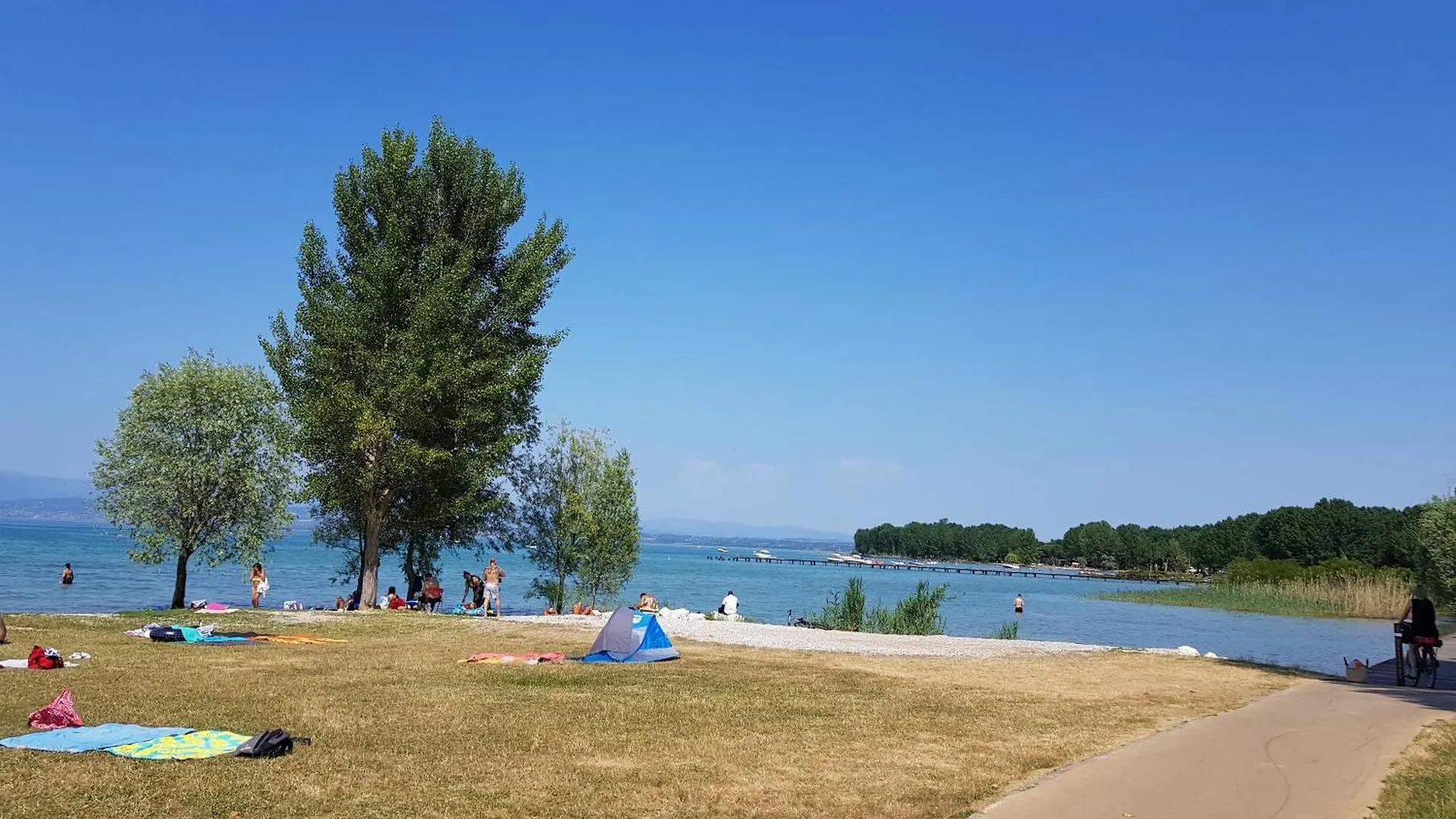 I Girasoli Σιρμιόνε 0*,  Ιταλία